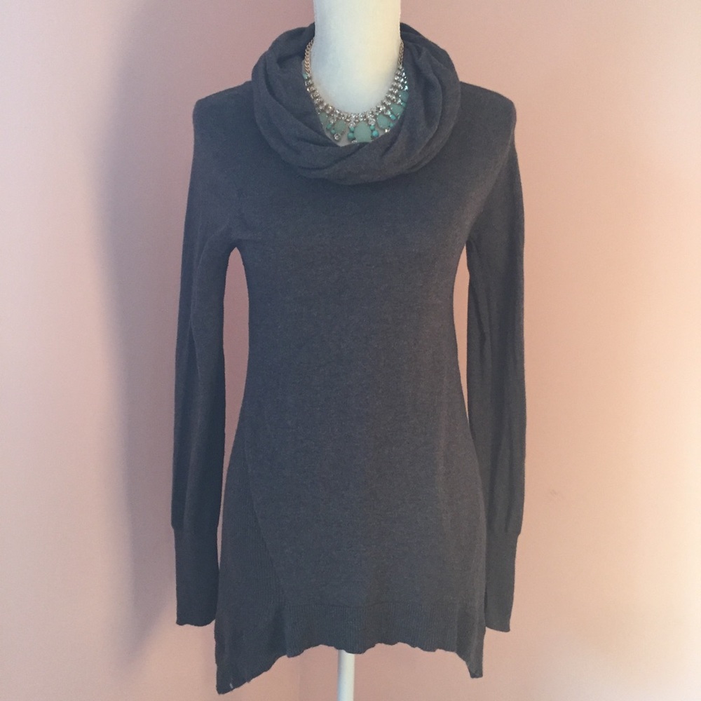 Athleta long sleeve cowl neck